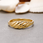 Load image into Gallery viewer, 14k Solid Gold Tiny Croissant Ring Y181