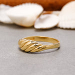 Load image into Gallery viewer, 14k Solid Gold Tiny Croissant Ring Y181
