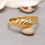 Load image into Gallery viewer, 14k Solid Gold Tiny Croissant Ring Y181