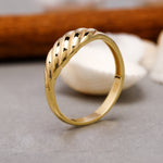 Load image into Gallery viewer, 14k Solid Gold Tiny Croissant Ring Y181