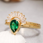 Load image into Gallery viewer, 14K Solid Gold Green Stone Ring Y193