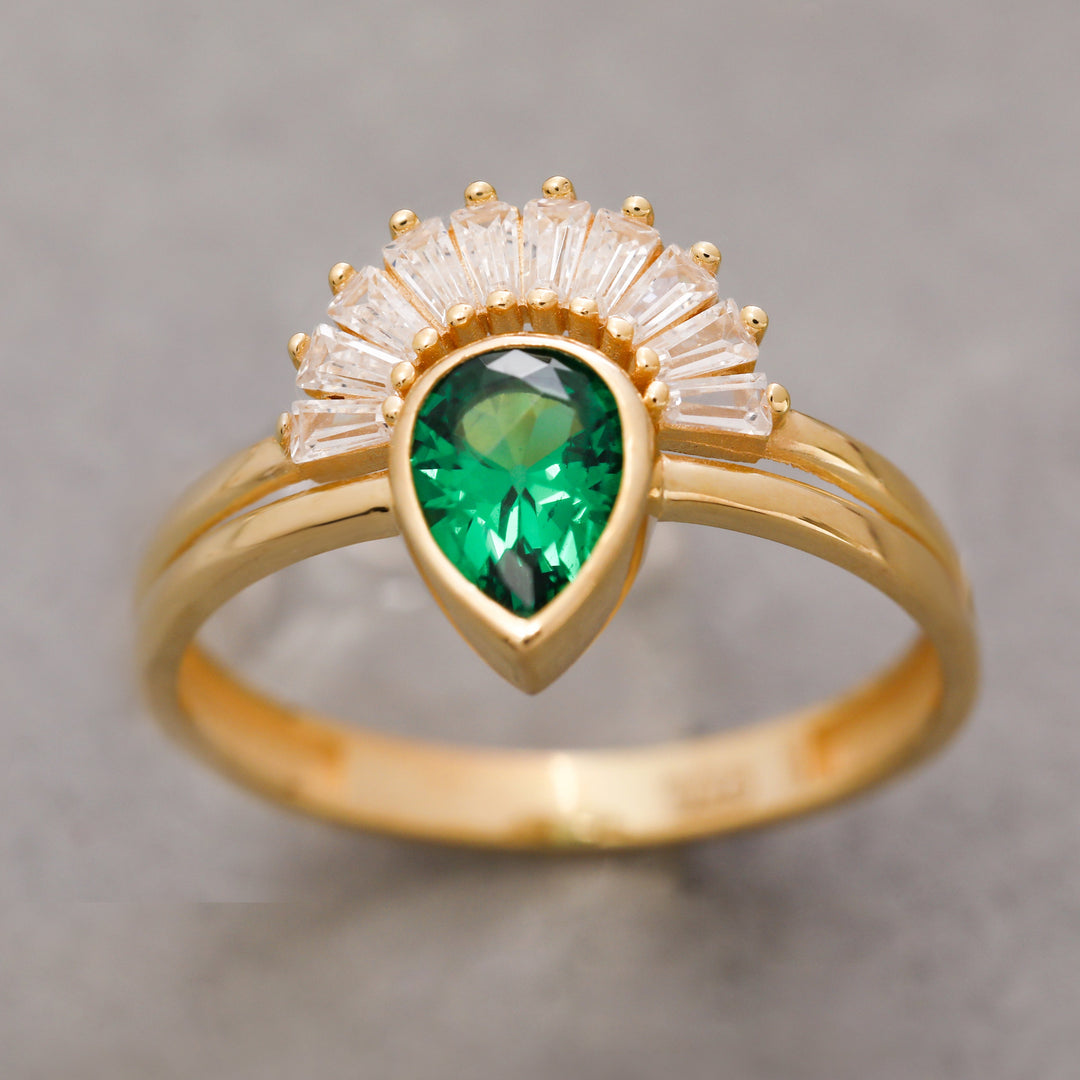 14K Solid Gold Green Stone Ring Y193