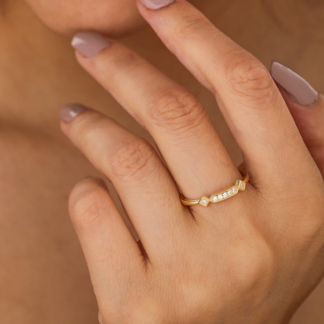 14K Solid Gold Vintage Style Ring Y185