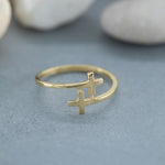 Load image into Gallery viewer, 14K Solid Gold Cross Ring Y133