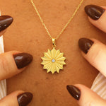 Load image into Gallery viewer, 14K Solid Gold Sun Necklace K143
