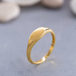 Load image into Gallery viewer, 14K Solid Gold Oval Signet Ring Y142