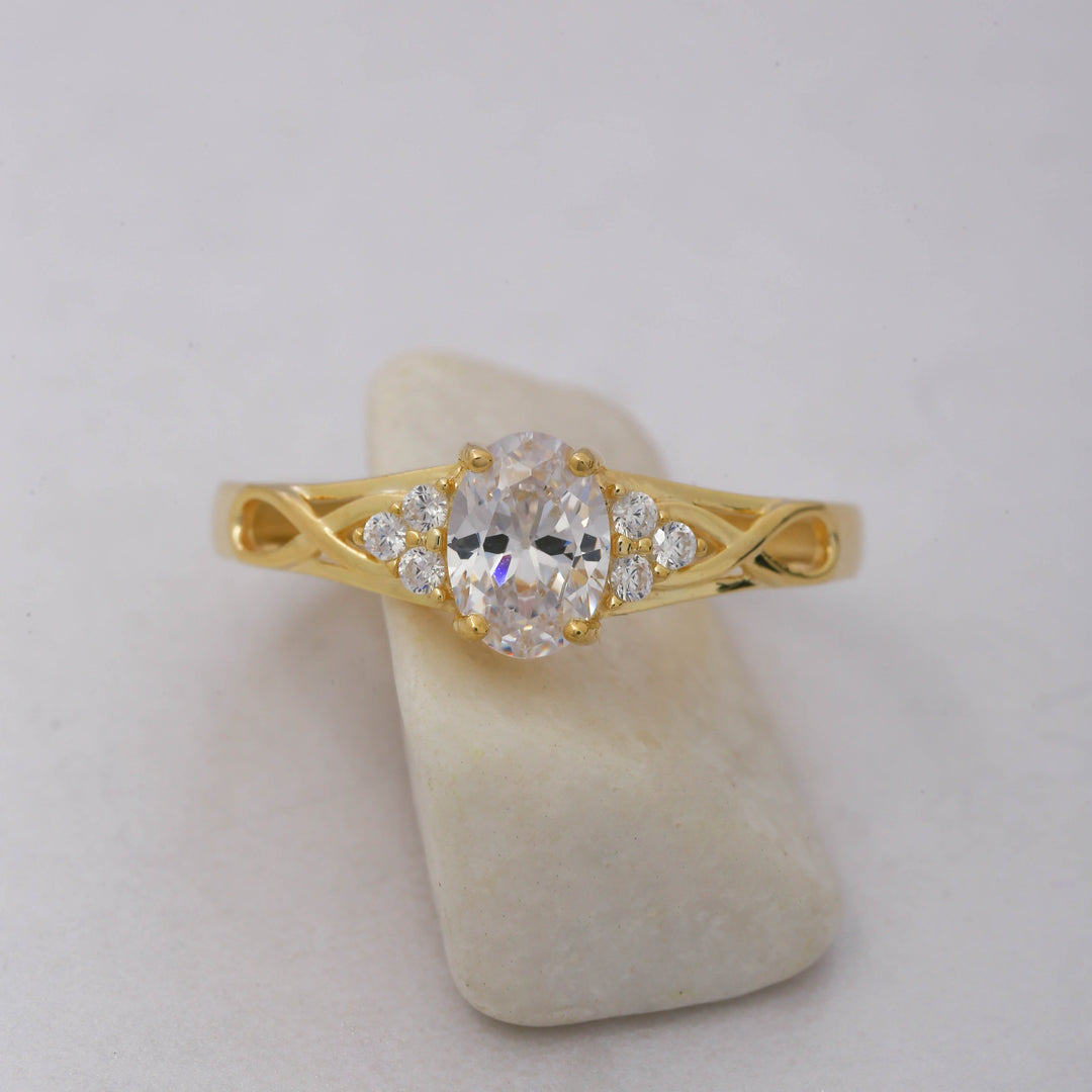 14K Solid Gold Solitaire Ring T4