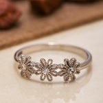 Load image into Gallery viewer, 14K Solid Gold Daisy Ring Y32