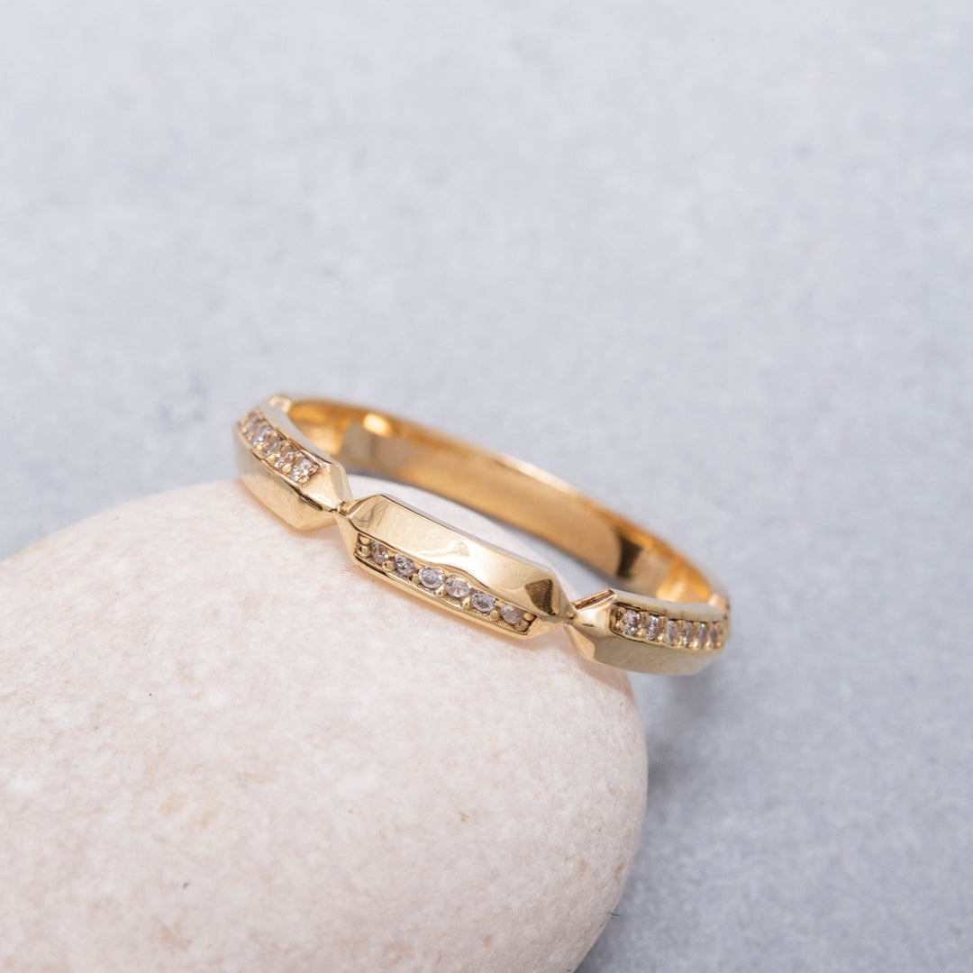 14K Solid Gold Pyramid Ring Y78