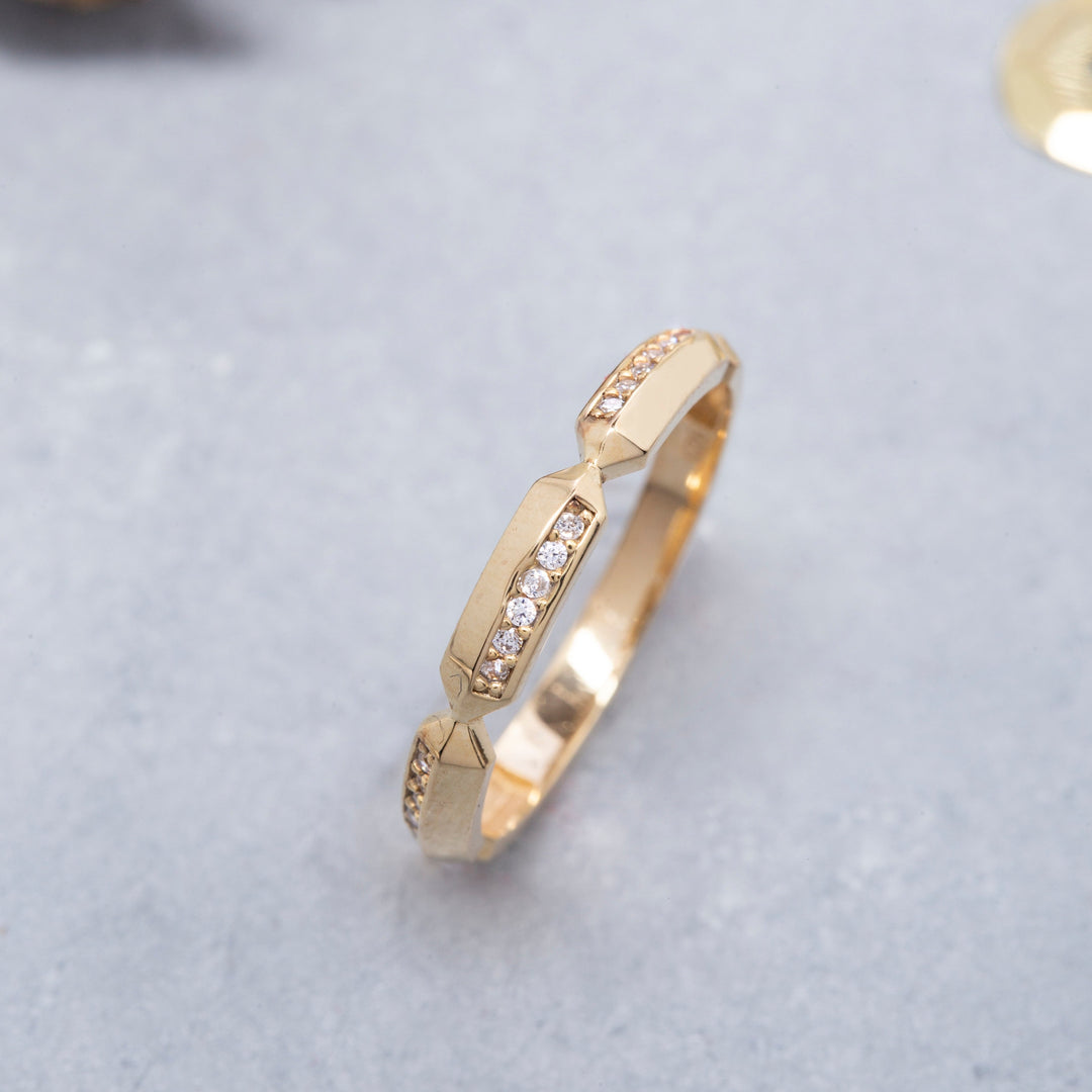 14K Solid Gold Pyramid Ring Y78