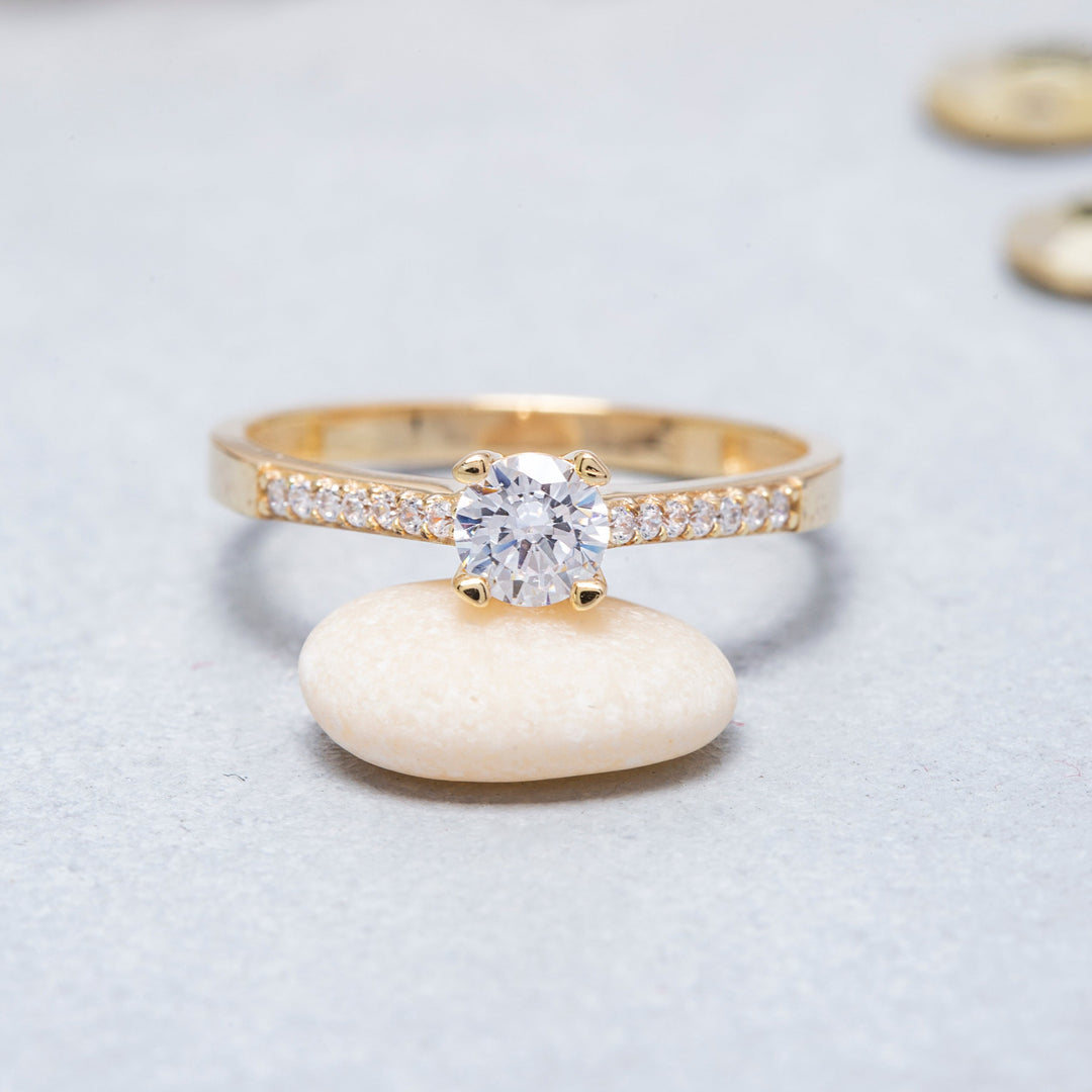 14K Solid Gold Solitaire Ring T18