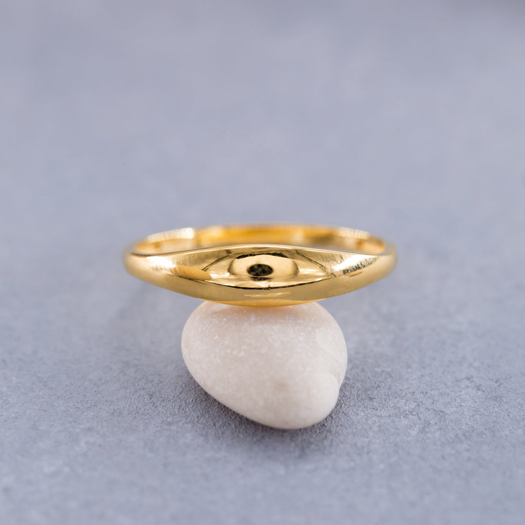 14k Solid Gold Tiny Signet Ring Y159