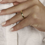 Load and play video in Gallery viewer, 14k Solid Gold Vintage Band Ring Y38