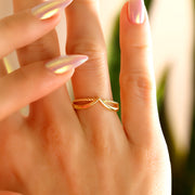 14K Solid Gold V Ring Y297