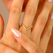 14K Solid Gold Chevron Bubble V Ring Y343