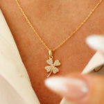 Load image into Gallery viewer, 14K Solid Gold Clover Necklace K141
