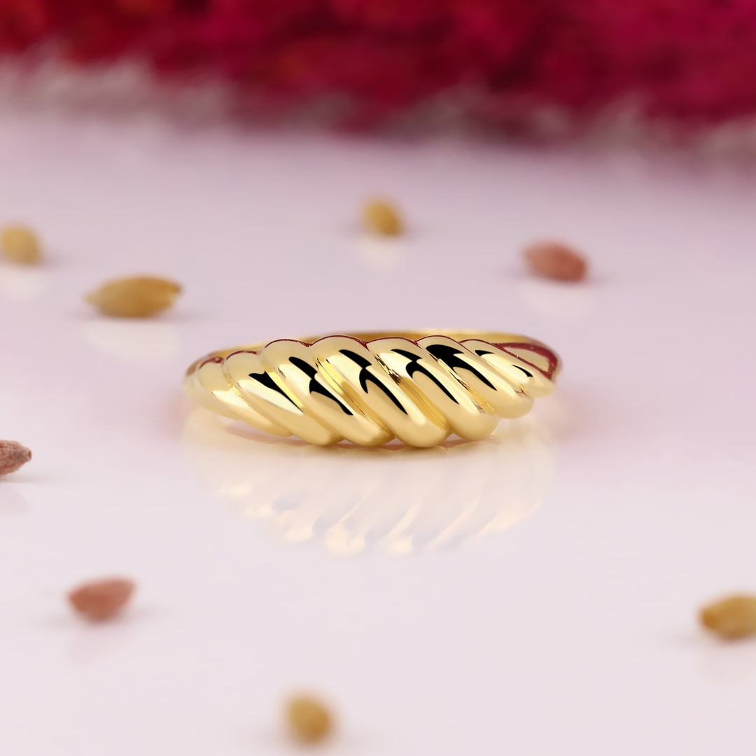 14K Solid Gold Croissant Ring Y6