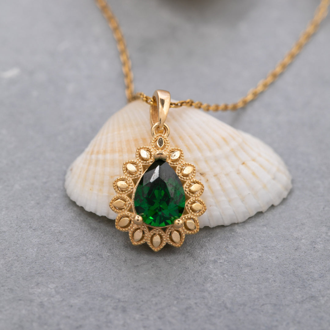 14K Solid Gold Green Necklace K120