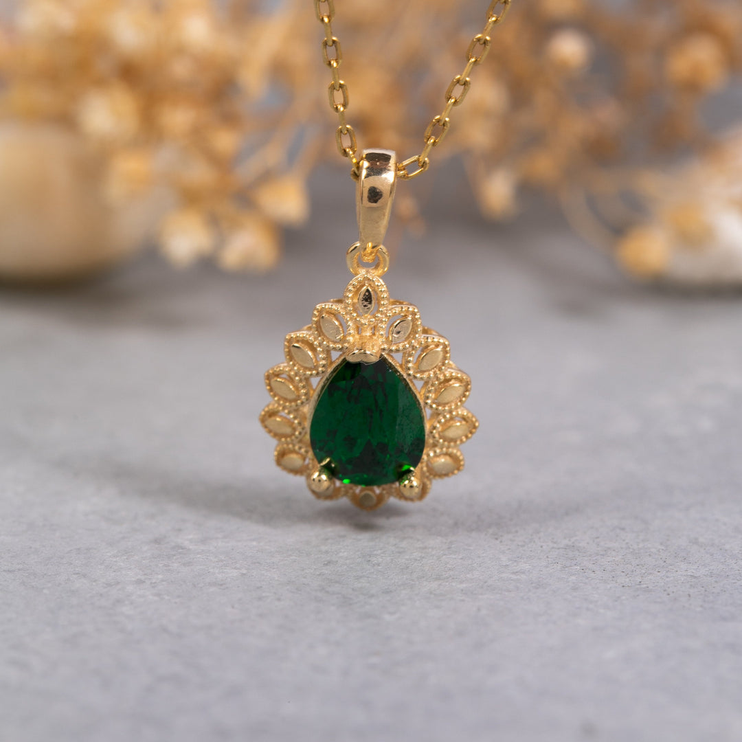 14K Solid Gold Green Necklace K120