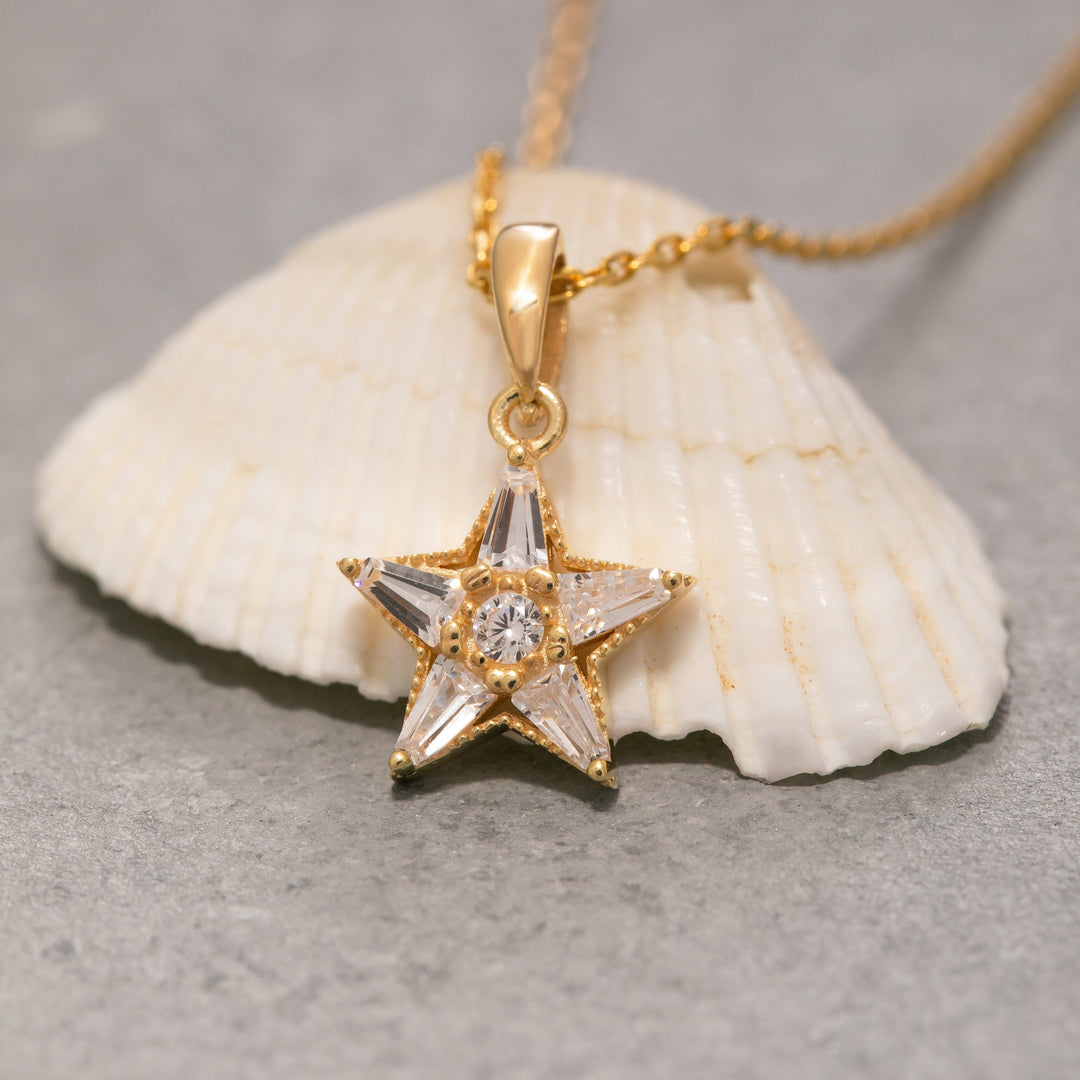 14K Solid Gold Star Necklace K107