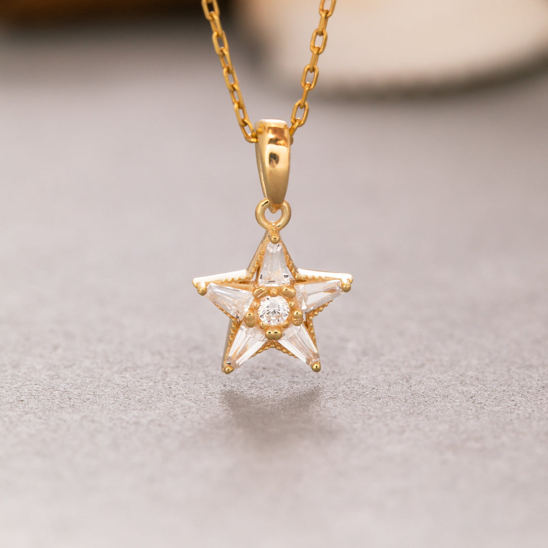 14K Solid Gold Star Necklace K107