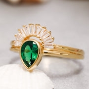 14K Solid Gold Green Stone Ring Y193