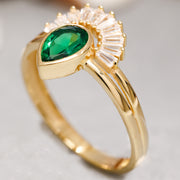 14K Solid Gold Green Stone Ring Y193
