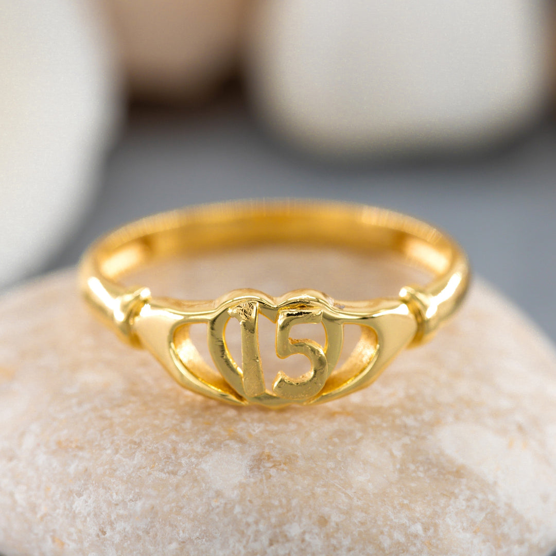 14k Solid Gold 15 Anos Ring Y167