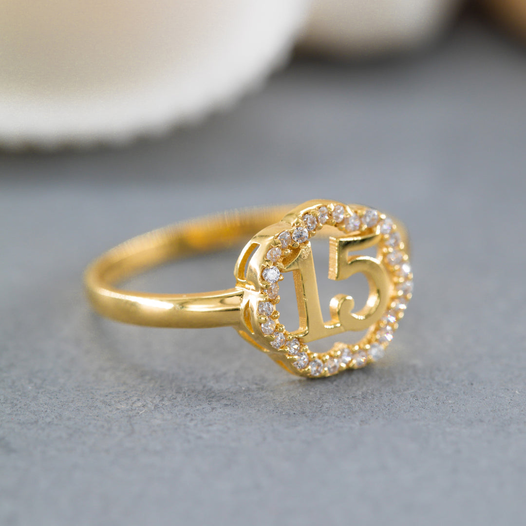 14K Solid Gold 15 Anos Ring Y174