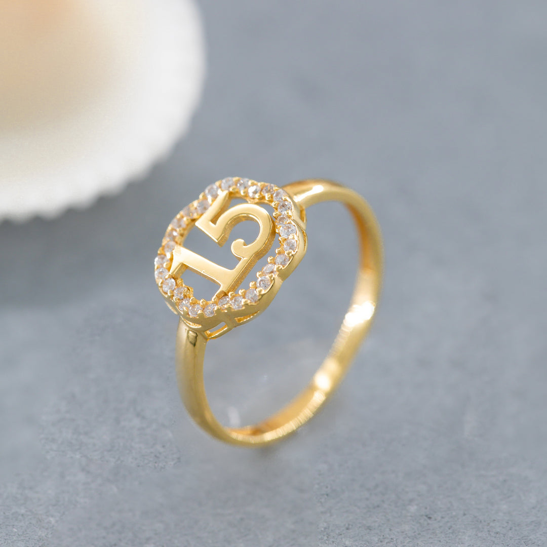 14K Solid Gold 15 Anos Ring Y174