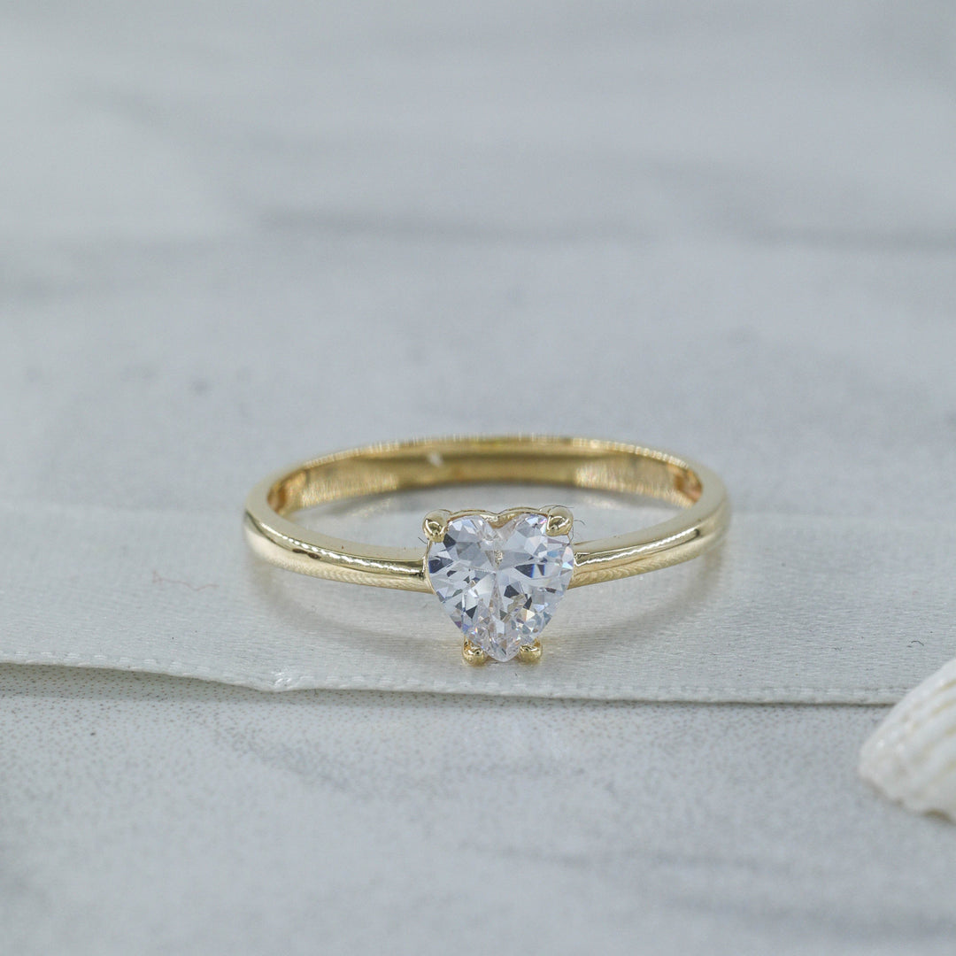 14K Solid Gold Heart Solitaire Ring T15