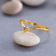 14K Solid Gold V Ring Y136