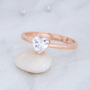 14K Solid Gold Heart Solitaire Ring T15